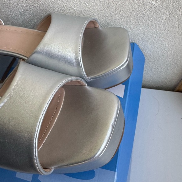 Silver BKS Block Heel Sandals - Size 10M - Picture 8 of 14